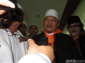 Pengacara Ajukan Penangguhan Penahanan untuk Sekjen FUI Dkk Pengacara Ajukan Penangguhan Penahanan untuk Sekjen FUI Dkk