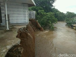 1 Rumah Terkena Longsor di Bukit Duri, Tak Ada Korban Jiwa