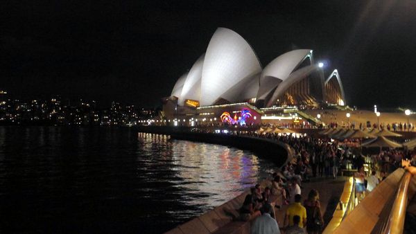 Sydney Opera House di Kala Malam, Cantiknya!