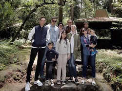 Ngadem di Tawangmangu, SBY Mendaki ke Pertapaan Pringgodani