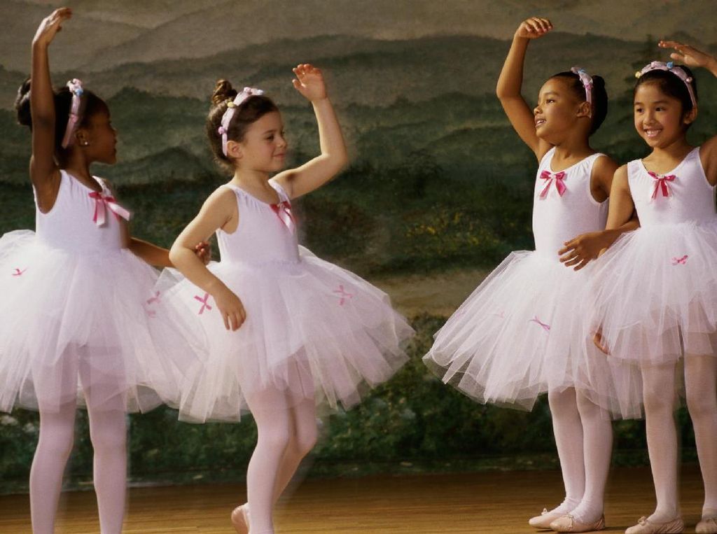 Dipaksa Split saat Latihan Ballet, Gadis Ini Terancam Lumpuh Selamanya