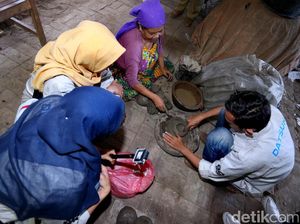Para Risers Belajar Membuat Gerabah