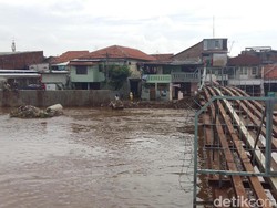 Dirjen SDA Cek Tanggul di Kali Ciliwung Kampung Pulo