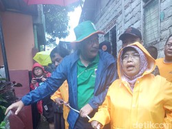 Datangi Banjir Cipinang, Wagub Djarot Sempatkan Melayat Warga