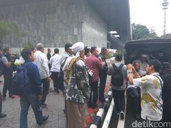 Komisi III DPR Ikut Orasi, Perwakilan dari PDIP Disoraki