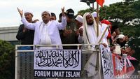 Usai Rizieq Berorasi, Massa Bubarkan Diri
