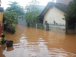 Perumahan Bumi Nasio Indah Bekasi Masih Terendam Banjir 70 Cm