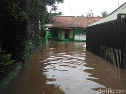 Novi Tewas Tersetrum Saat Rumahnya di Kemang Kebanjiran