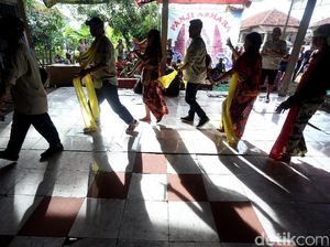 Risers Datsun Belajar Menari di Sanggar Tari Topeng Panji Asmara