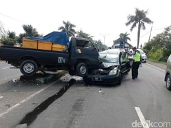 Kecelakaan Libatkan Tiga Kendaraan di Lamongan, Dua Orang Luka