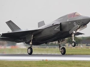Puing Dievakuasi, AS Selidiki Penyebab Hilangnya Jet Tempur Siluman F-35 Puing Dievakuasi, AS Selidiki Penyebab Hilangnya Jet Tempur Siluman F-35