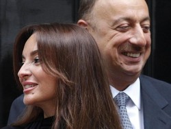 Presiden Azerbaijan Ilham Aliyev Angkat Istrinya sebagai Wapres