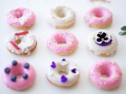 Percantik Tampilan Donat dengan 5 Ide Dekorasi Ini