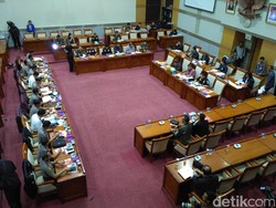 Raker di Komisi III, Kapolri Beberkan Kendala Penanganan Kasus