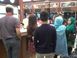 Sriwijaya Air Rute Jakarta-Surabaya Delay 3 Jam, Penumpang Protes