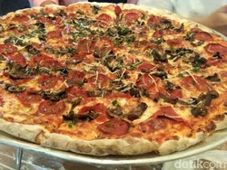 Pizza Kotak dan Pizza Raksasa, Pizza Unik Buat Penggemar Pizza