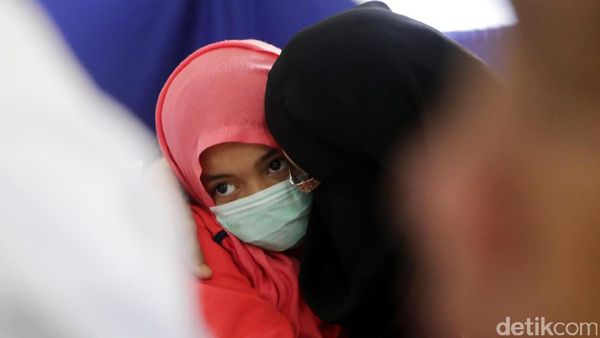 Suasana Haru Saat Anak Korban ISIS Bertemu Keluarga