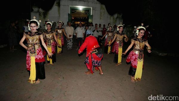 Datsun Risers Expedition Diterima Sultan Kacirebonan