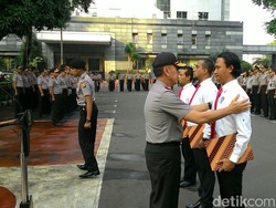 Kapolda Metro Beri Penghargaan untuk 5 Penyidik Narkoba
