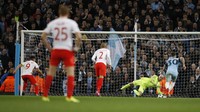 Sementara 3 gol tim tamu dicetak oleh Radamel Falcao (2 gol) dan Kylian Mbappe. Monaco sempat mendapat penalti, namun Falcao gagal mengkonversinya menjadi gol. Reuters/Lee Smith.