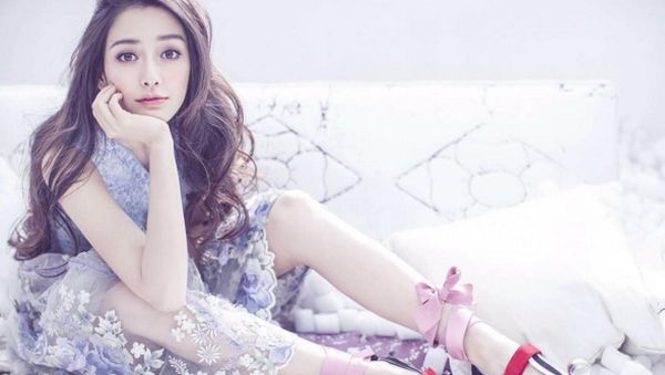 Lukisan Ratusan Jutanya Dikritik, Angelababy Tetap Idaman Netizen