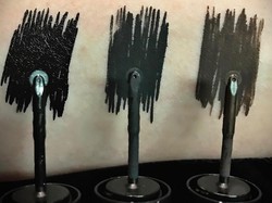 Unik, Kuas Eyeliner Ini Berbentuk Pemotong Pizza