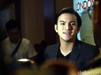 Foto Rizky Nazar yang Ditangkap Polisi Lagi Ngeganja di Rumah