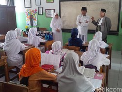 Maruf Amin Puji Program Pembelajaran Kitab Kuning di Purwakarta