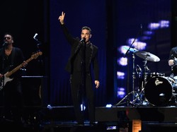 Robbie Williams Habiskan Rp 17,8 M untuk Mobil Padahal Tak Bisa Nyetir
