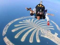 Yang Seru di Dubai: Lompat dari Pesawat Hingga Naik Lamborghini