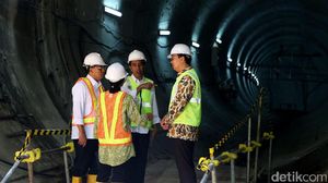 Jokowi Tinjau Proyek MRT