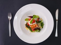 9 Trik Ini Bisa Membantu Anda Makan dengan Porsi Kecil (1)