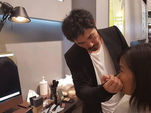 Tips Aplikasi Foundation Agar Hasilnya Mulus dari Makeup Artist Jepang