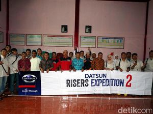 Risers Sumbang Perlengkapan Belajar untuk Madrasah