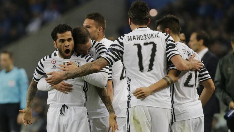 Juventus Kalahkan 10 Pemain Porto 2-0