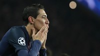 Angel Di Maria jadi bintang kemenangan PSG. Dia mencetak dua gol dan tampil impresif di sepanjang pertandingan (Reuters / Christian Hartmann Livepic).