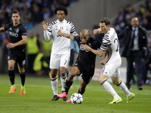 Lichtsteiner Minta Juve Tetap Waspada di Leg Kedua