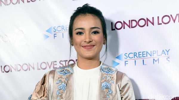 Kilauan Si Cantik Mawar De Jongh