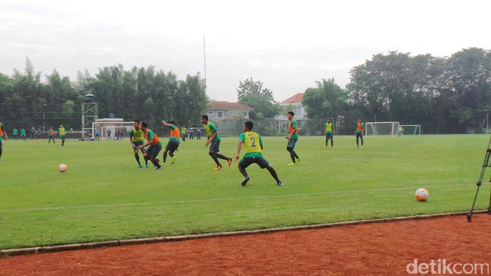 Timnas U-22 Berlatih Main Cepat dengan Satu-Dua Sentuhan