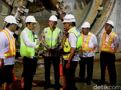 Ini yang Dibahas Jokowi dan Ahok di Mobil RI 1