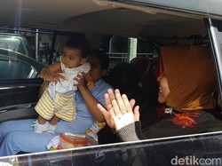 Mengintip Kedekatan Wali Kota Risma dengan Sang Cucu