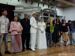 Teater Koma Pentaskan Ulang Opera Ikan Asin