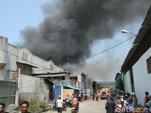 3 Gudang Barang Elektronik di Tangerang Terbakar
