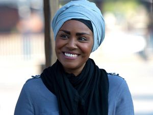 Wanita Berhijab Ini Pandu Serial BBC Terbaru Nadiya British Food Adventure Wanita Berhijab Ini Pandu Serial BBC Terbaru Nadiya British Food Adventure