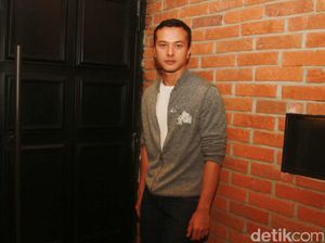 Nonton Ulang Gie, Nicholas Saputra Kok Nggak Puas?