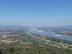 Pesona Indochina di Tepi Sungai Mekong