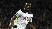 Di babak kedua, Spurs lantas unggul lagi pada menit ke-61 lewat Wanyama usai meneruskan umpan flick Eriksen dengan sepakan first time jarak dekatnya. Dengan keunggulan 2-1, Spurs hanya butuh satu gol untuk lolos. Reuters/Dylan Martinez.