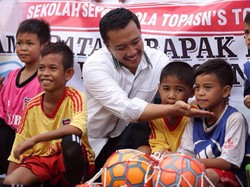 Menebar Bibit Pesepakbola Muda di Timur Indonesia