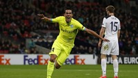 Bencana untuk Spurs datang pada menit ke-82 ketika tim tamu menyamakan skor jadi 2-2 sekaligus membuat mereka unggul agregat 3-2. Reuters/Paul Childs.