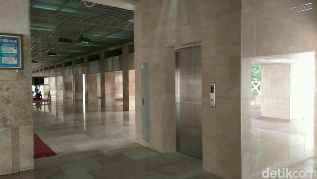 Sambut Raja Salman, Masjid Istiqlal Pasang Lift Baru Sambut Raja Salman, Masjid Istiqlal Pasang Lift Baru